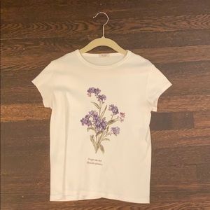 This is a brandy melville flower top